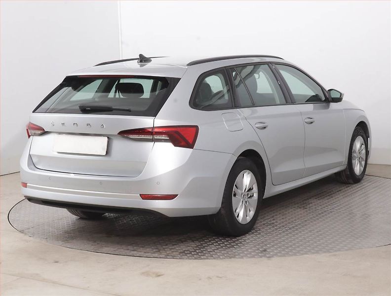 Škoda Octavia (2022) Ambition 2.0 TDI, ČR,1.maj - fotka 5 z 15