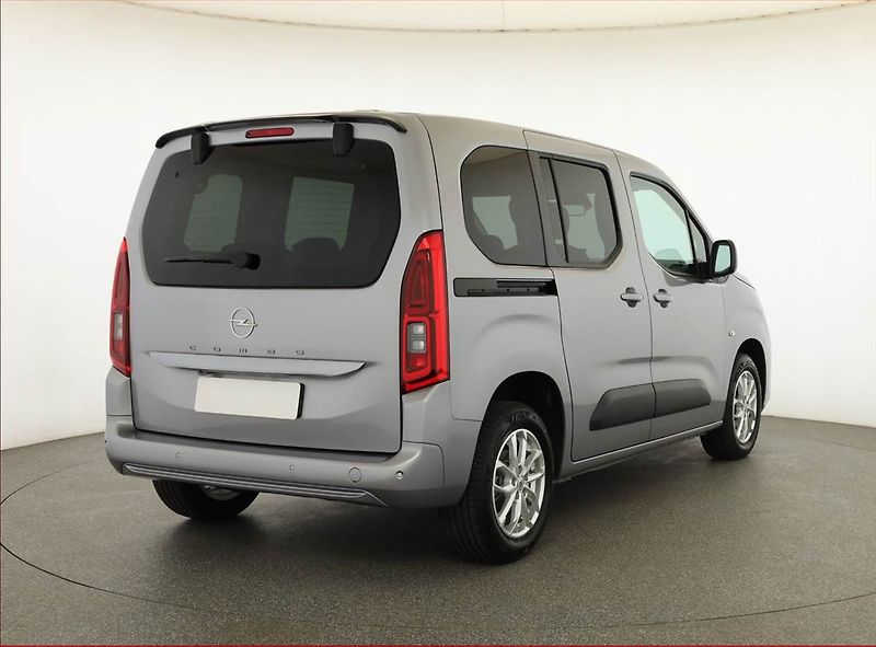 Opel Combo (2025) 1.2 Turbo, 5Míst, ČR, 1Maj - fotka 5 z 19