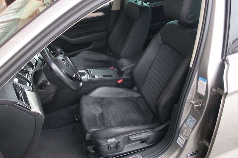 Volkswagen Passat (2017) 2.0TDI 140kW 4MOT DSG Highline - fotka 13 z 49