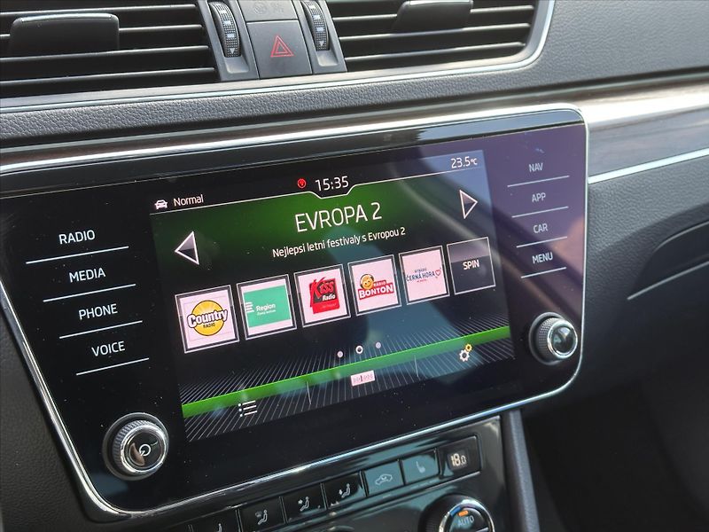 Škoda Superb 2,0 TDI 140kW DSG Scout 4x4 CZ - fotka 27 z 39