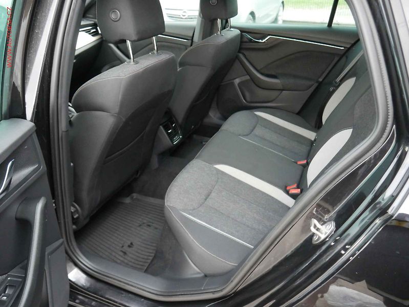 Škoda Scala (2023) 1.0TSi, 1.maj,ČR, Style, DSG - fotka 10 z 19