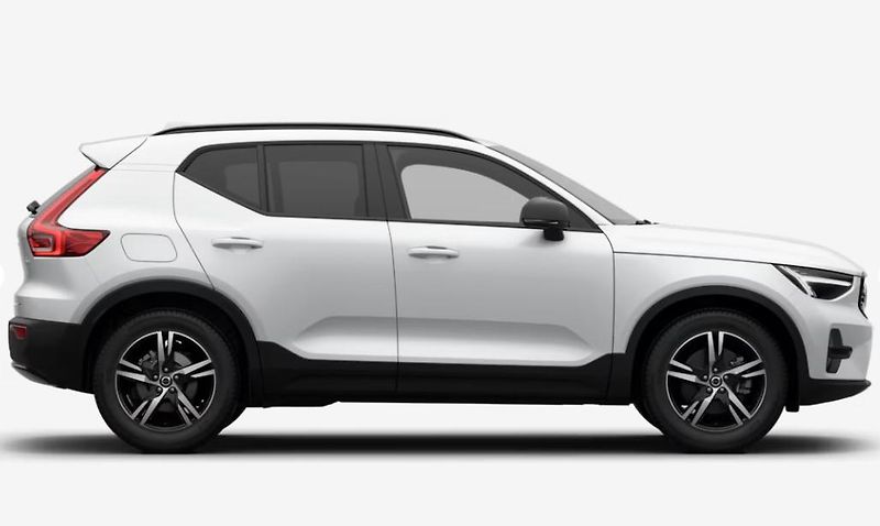Volvo XC40 (2026) B3 AUT DARK PLUS - fotka 10 z 18