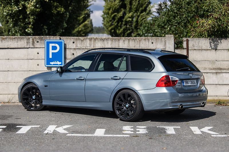 BMW Řada 3 - fotka 7 z 27