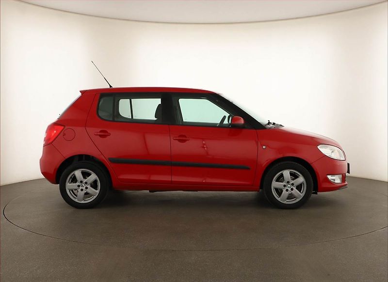 Škoda Fabia (2010) Ambiente 1.2 TSI, po STK - fotka 6 z 14