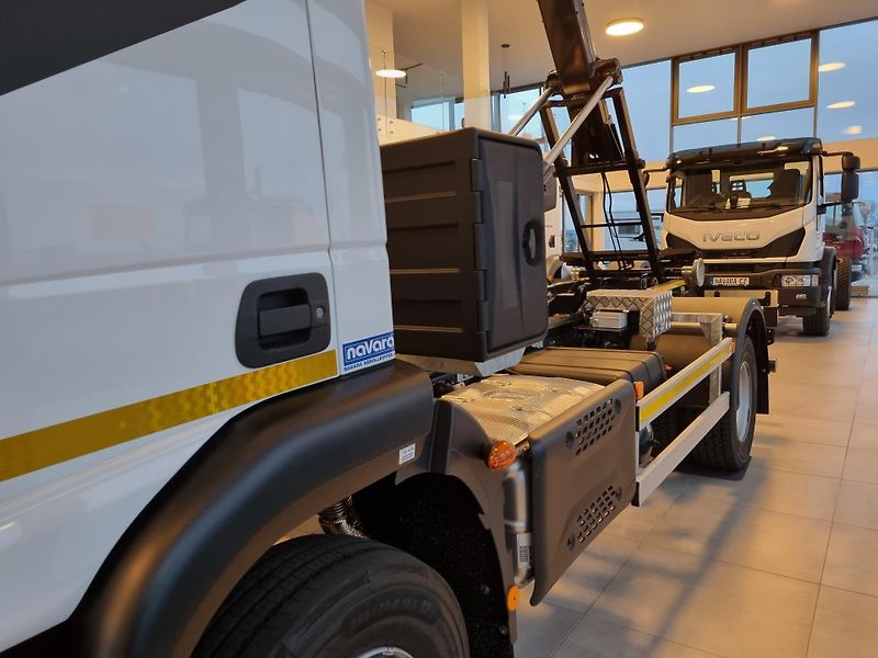 Iveco Eurocargo 120E22 KONTEJNER 8T - fotka 6 z 19