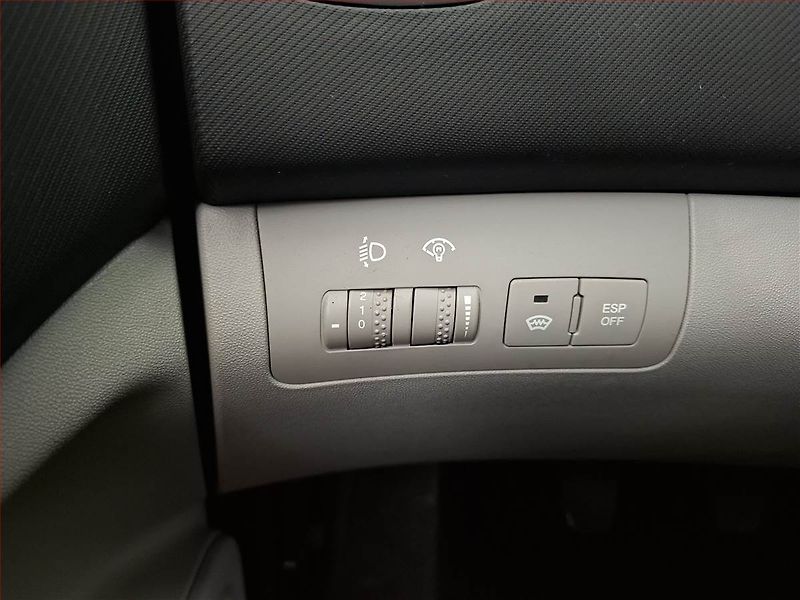 Kia Ceed (2009) 1.4 CVVT, ČR,1.maj - fotka 15 z 16