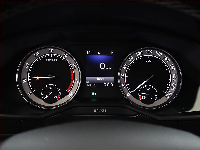 Škoda Superb (2018) Sportline 2.0 TSI - fotka 9 z 22