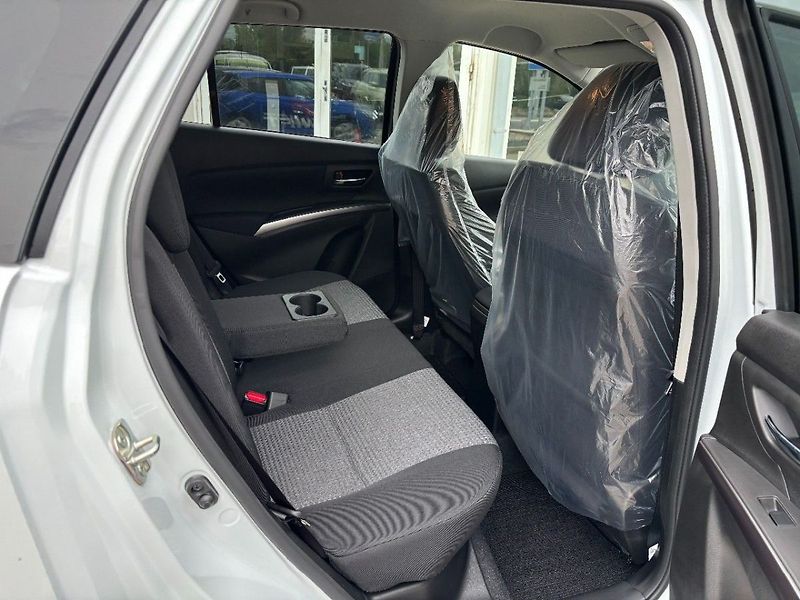 Suzuki S-Cross 4x4 automat Premium - fotka 11 z 11