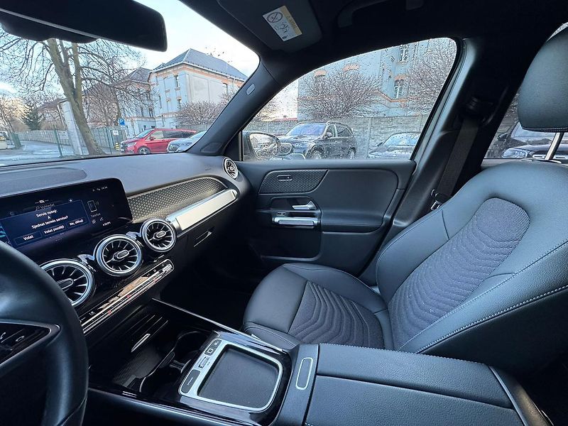 Mercedes-Benz EQB (2024) 250+ - fotka 14 z 24