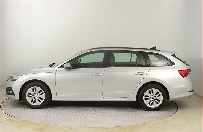 Škoda Octavia (2022) Ambition 2.0 TDI, ČR,1.maj - fotka 3 z 22