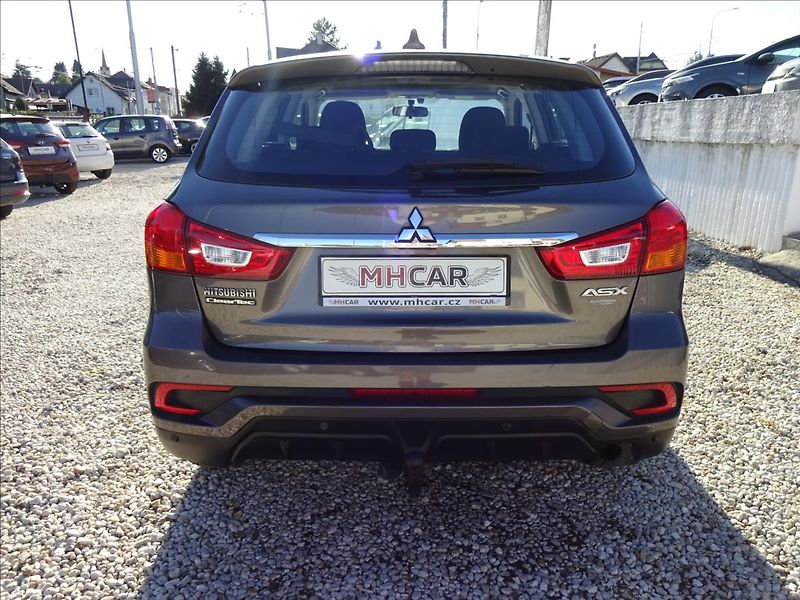 Mitsubishi ASX 1,6 i 85kW - fotka 6 z 52