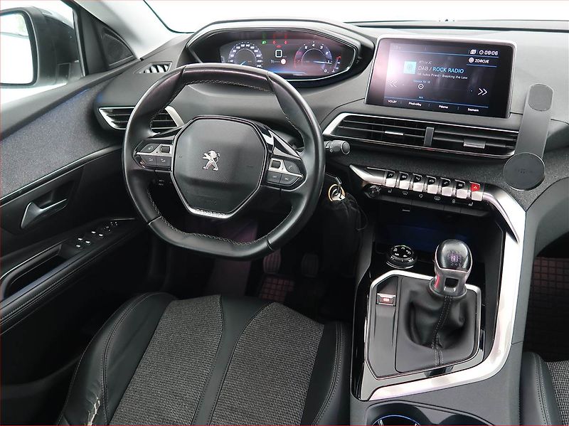 Peugeot 5008 (2019) Allure PureTech 130, 7 míst - fotka 7 z 22