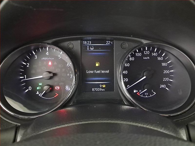 Nissan Qashqai (2017) 1.2 DIG-T, Kůže, Navi - fotka 11 z 22