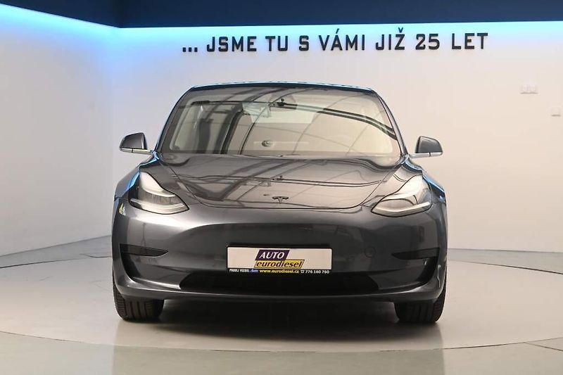 Tesla Model 3 (2020) LED 360 RWD Kamera Range Plus - fotka 3 z 33