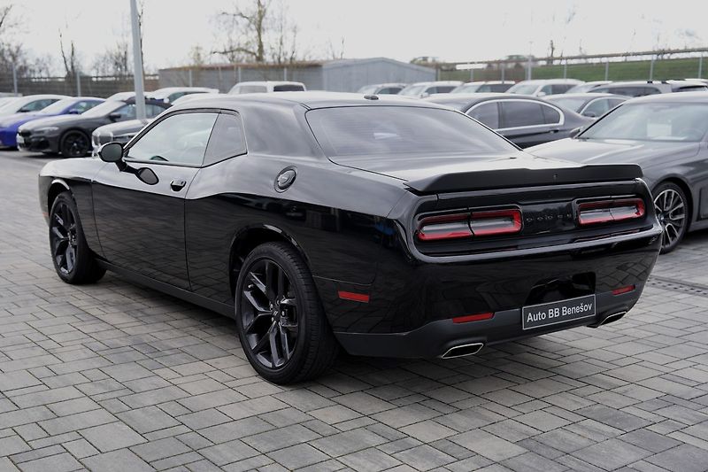Dodge Challenger 3.6 V6 automat,/kůže/xenony - fotka 4 z 37