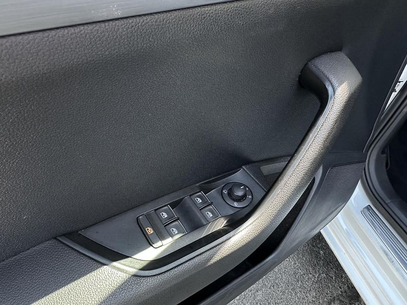 Škoda Superb (2016) 1.8TSI/132kW *STYLE* 1.Maj.  - fotka 5 z 38