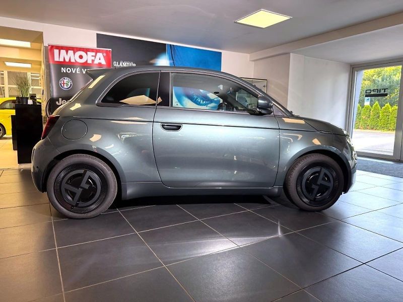 Fiat 500e (2026) BEV Giorgio Armani 320km 42 kW - fotka 4 z 22