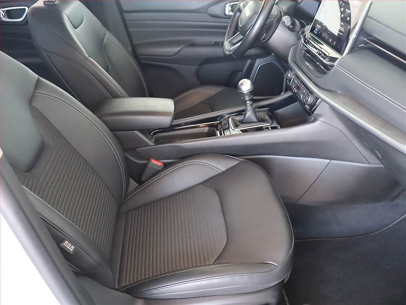 Jeep Compass (2022) 1.6 MultiJet - fotka 9 z 26