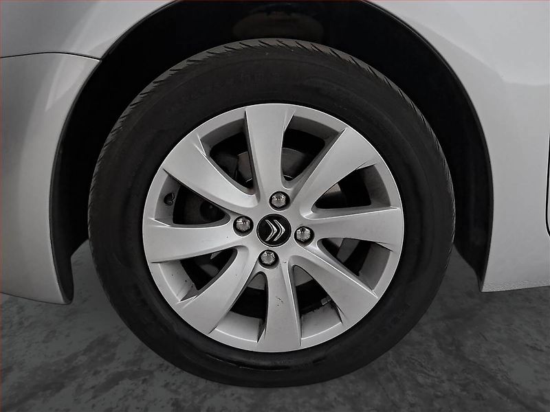 Citroën C4 Picasso (2011) 1.6 HDi, 7 míst, ČR,1.maj - fotka 14 z 20