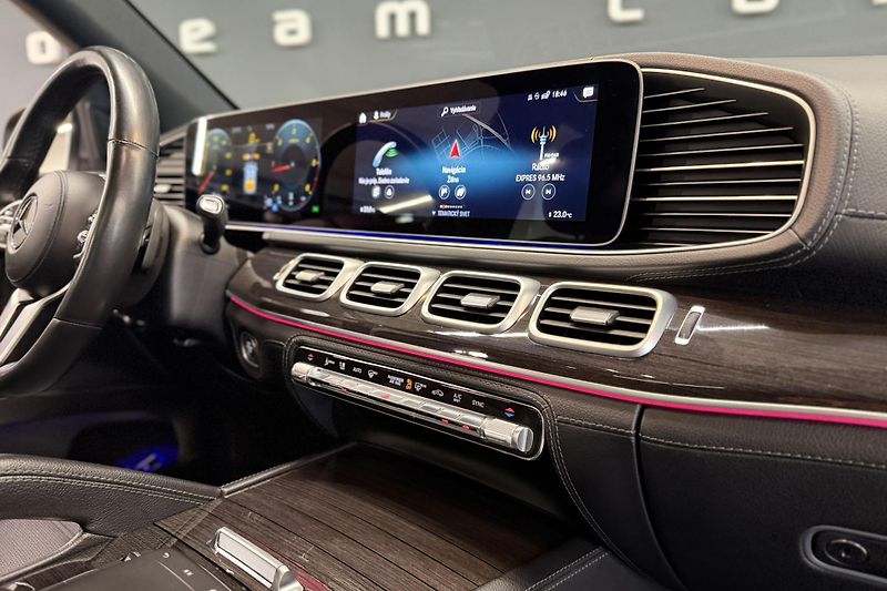 Mercedes-Benz GLE (2021) GLE 300d 4Matic AMG Line - fotka 36 z 94