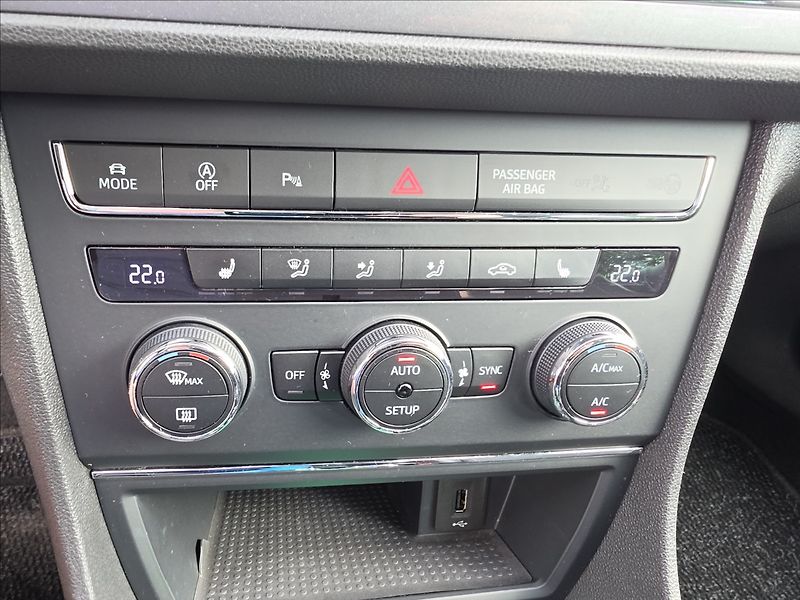Seat Leon 1,4 TSi 110KW ST FR+ KŮŽE NAVI - fotka 21 z 46