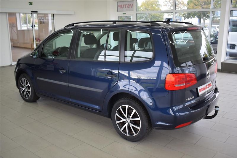 Volkswagen Touran 1,6 TDi, 7-míst,NAVI,1.maj., - fotka 8 z 29