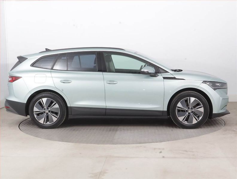 Škoda Enyaq (2022) 60 (62 kWh), SoH 92% - fotka 6 z 19