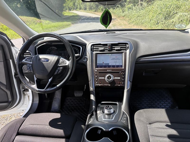 Ford Mondeo (2020) Titanium 8AT 2.0 EcoBlue -Full - fotka 26 z 34