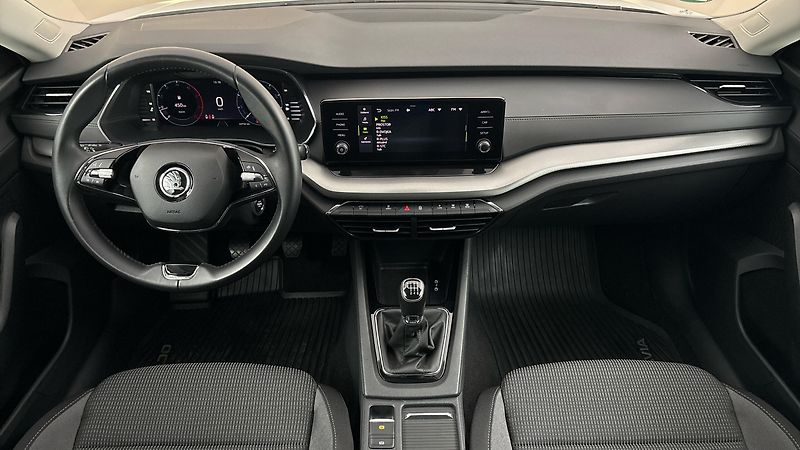 Škoda Octavia 2.0 TDI Ambition Combi - fotka 8 z 23