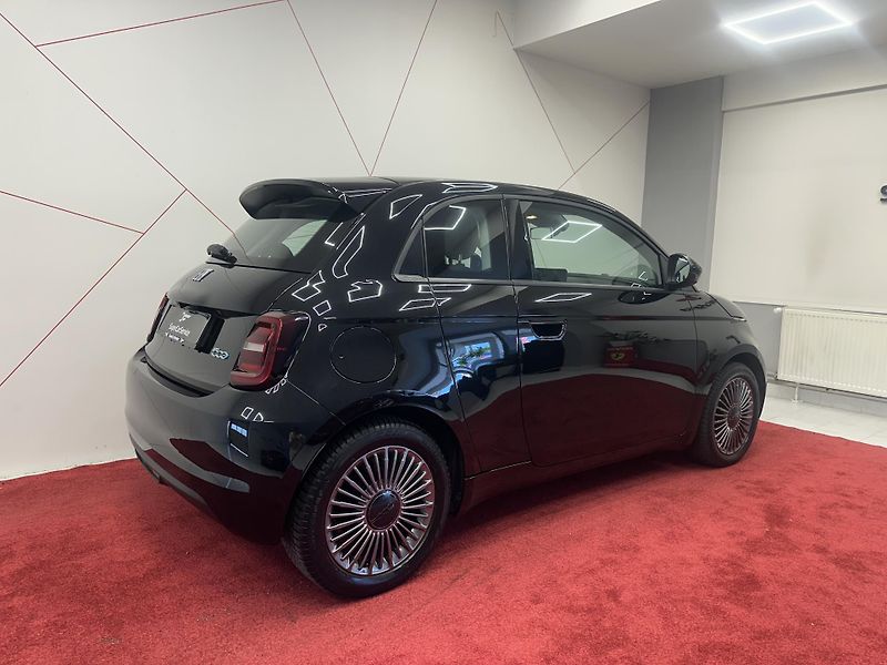 Fiat 500e (2023) 500E 3+1*42kwh*KAMERA*DPH - fotka 4 z 18