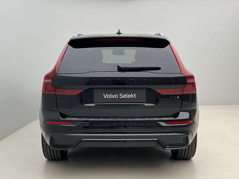 Volvo XC60 T8 AWD ULTRA BLACK RECHARGE CZ - fotka 12 z 50