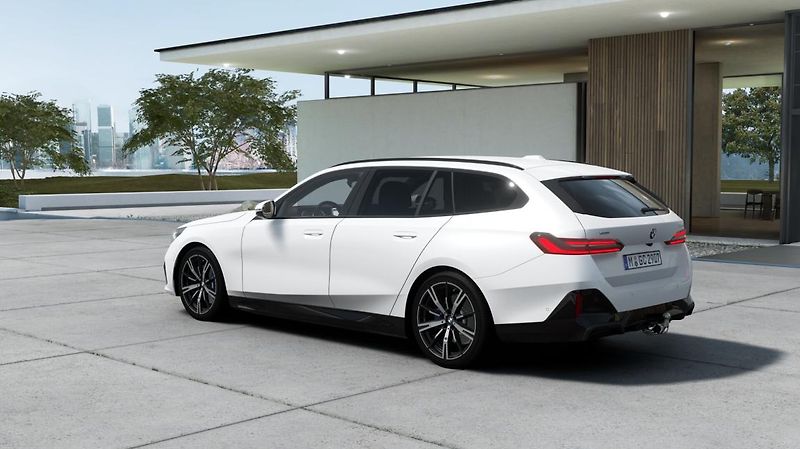 BMW Řada 5 540d xDrive Touring - fotka 3 z 14
