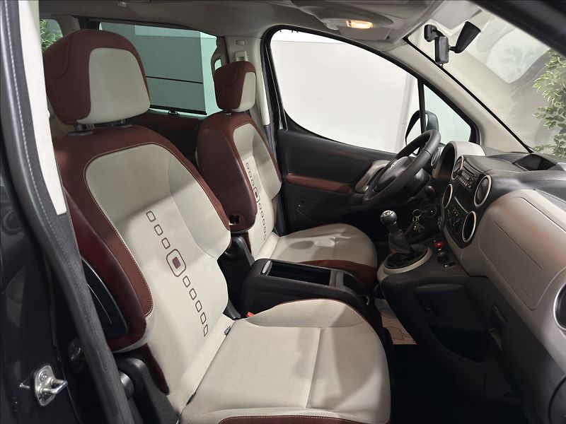 Citroën Berlingo 1,6   i MULTISPACE WEBASTO - fotka 21 z 29