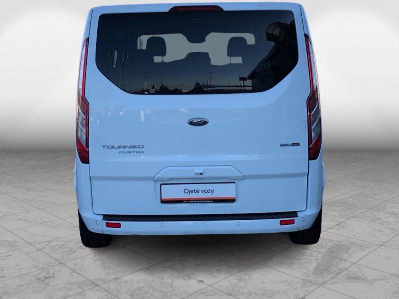 Ford Tourneo Custom 2.0 TDCi  8 Míst - fotka 9 z 26