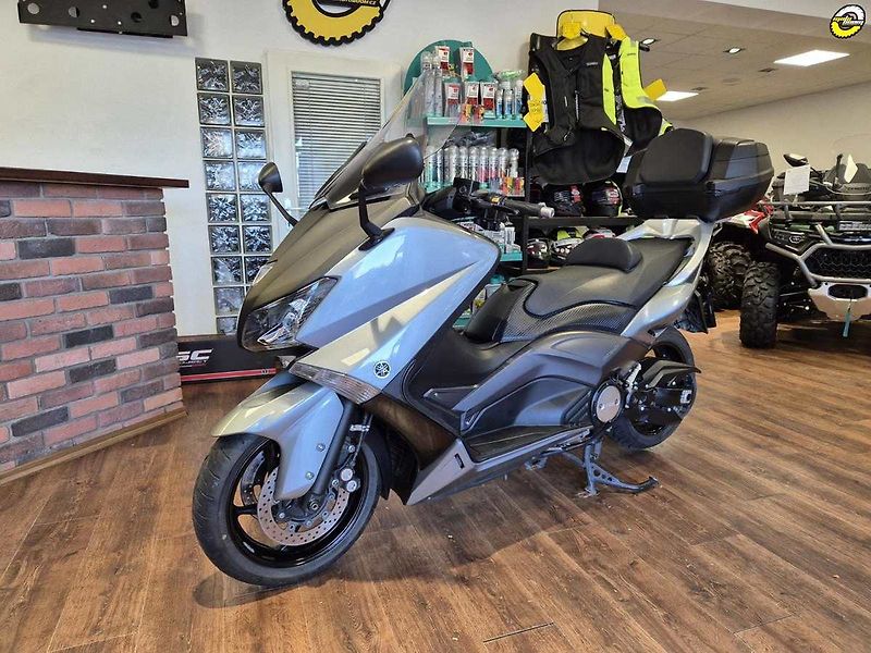 Yamaha T-Max 530 (2012) - fotka 2 z 21