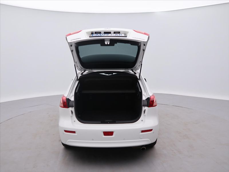 Mitsubishi Lancer 1,8 MIVEC 103kW SPORTBACK CZ - fotka 9 z 32