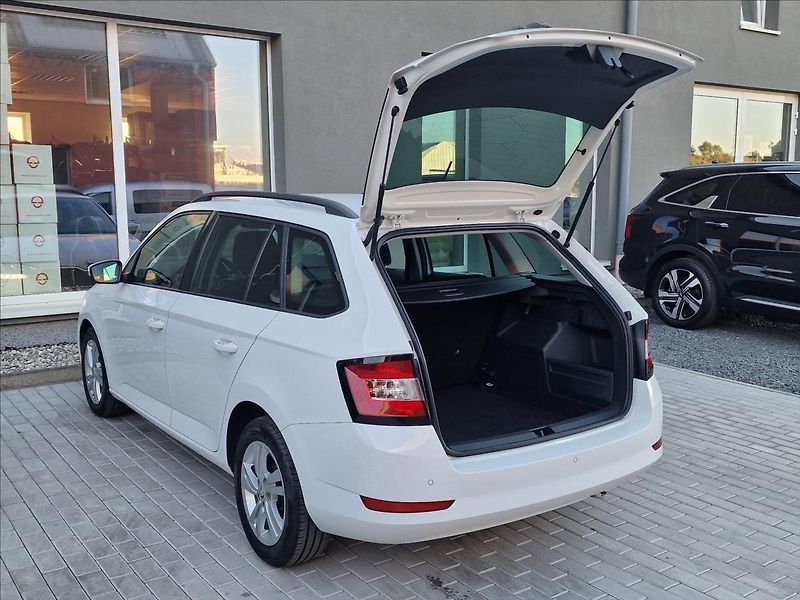 Škoda Fabia 1.0TSI Style, původ ČR,1.Maj. - fotka 40 z 48
