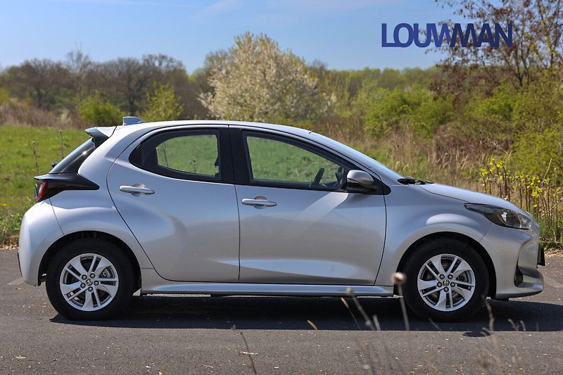 Toyota Yaris 1.5L HEV CVT  Comfort - fotka 23 z 23