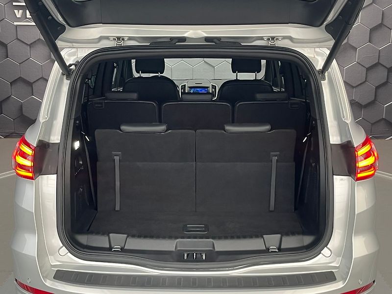 Ford S-MAX 2.5 HEV ST-Line - fotka 43 z 75