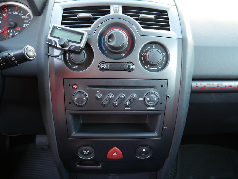 Renault Mégane (2007) 1.4i, 1.maj,ČR, Klima - fotka 13 z 14