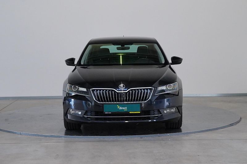 Škoda Superb - fotka 4 z 29