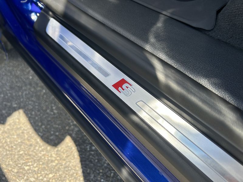 Audi SQ8 4.0 TDI V8 quattro B&O CERAMIC - fotka 26 z 41