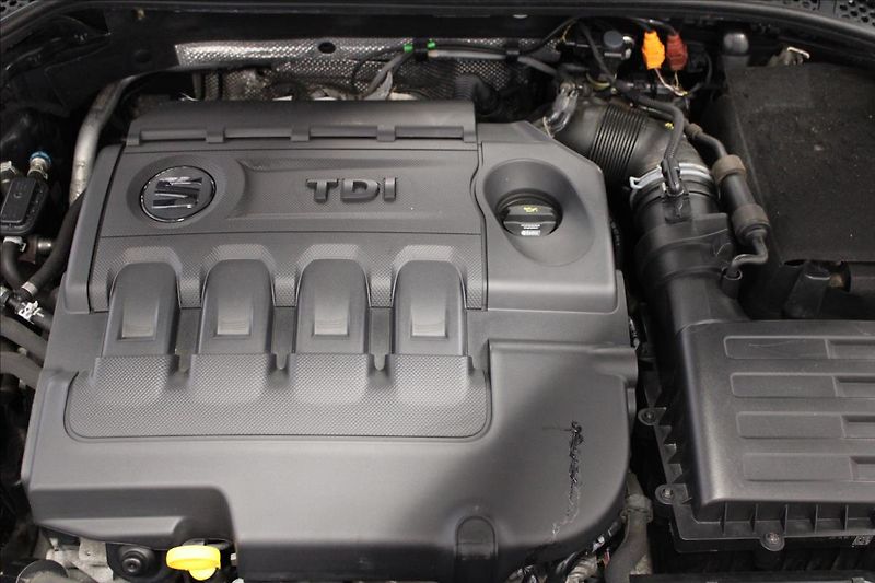 Seat Leon 2,0 TDI 110KW DSG FR ST - fotka 9 z 17