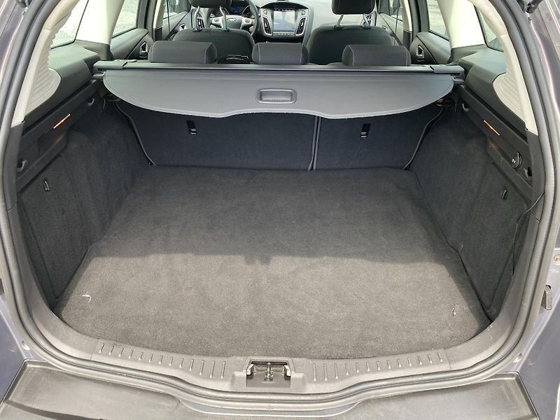 Ford Focus 1.6i 77kW - KLIMA - 118 000KM - fotka 30 z 39