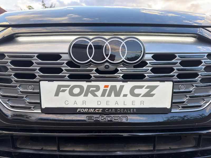 Audi Q8 e-tron (2024) Audi Etron Q8 Sportback - fotka 25 z 27