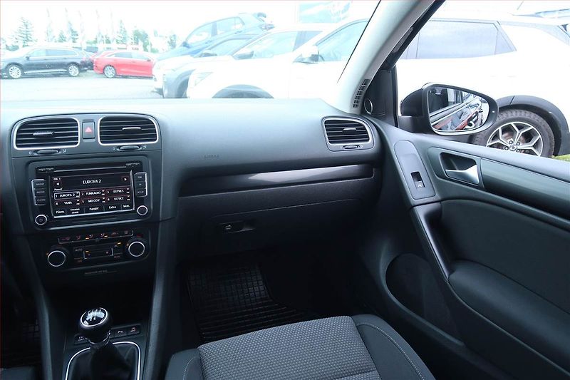 Volkswagen Golf (2009) 1.6 TDI, Tempomat - fotka 8 z 19