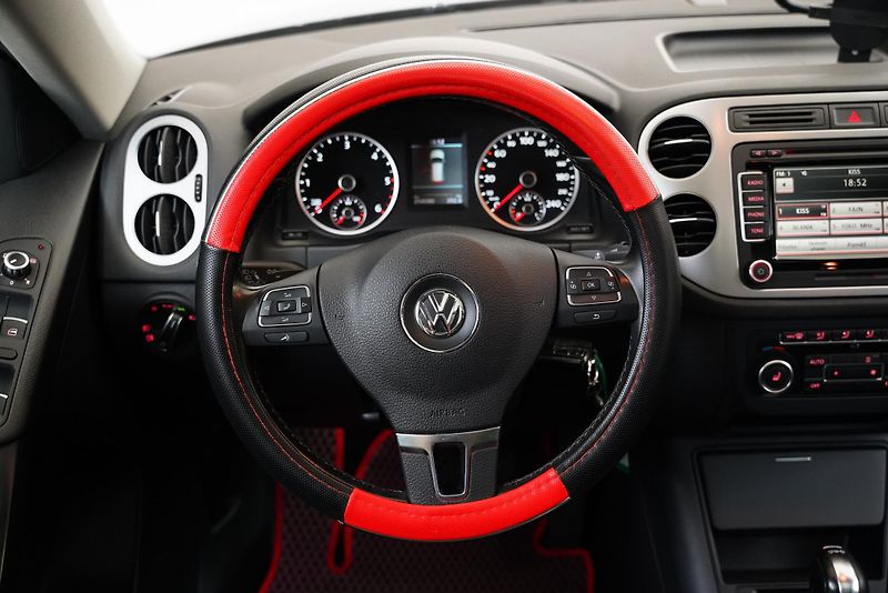 Volkswagen Tiguan - fotka 16 z 27