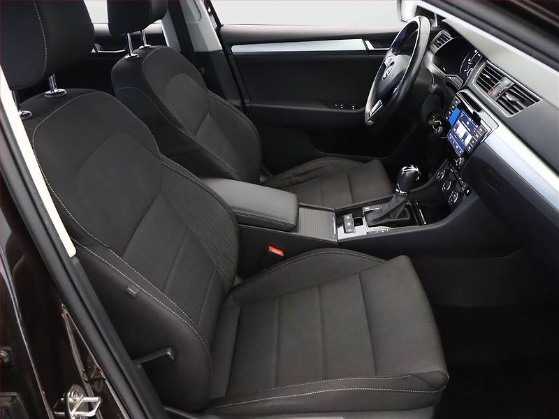 Škoda Superb (2016) Style 2.0 TDI, Automat - fotka 7 z 18