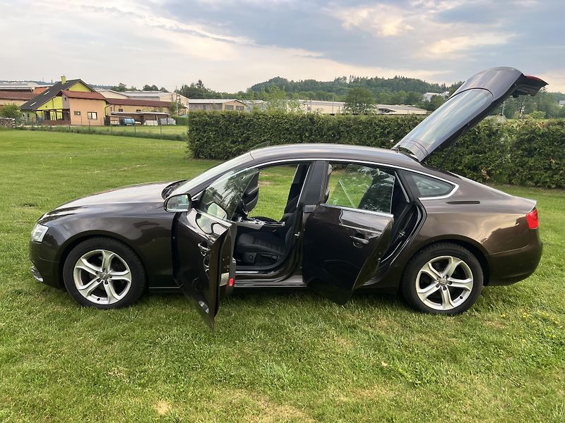 Audi A5 2.0TDI 100KW,TZ,DIGI,XENONY - fotka 26 z 49