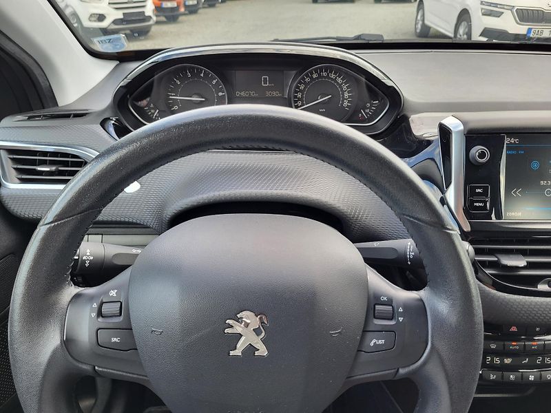 Peugeot 2008 1.2 PureTech 82k ČR 1.majitel - fotka 10 z 47